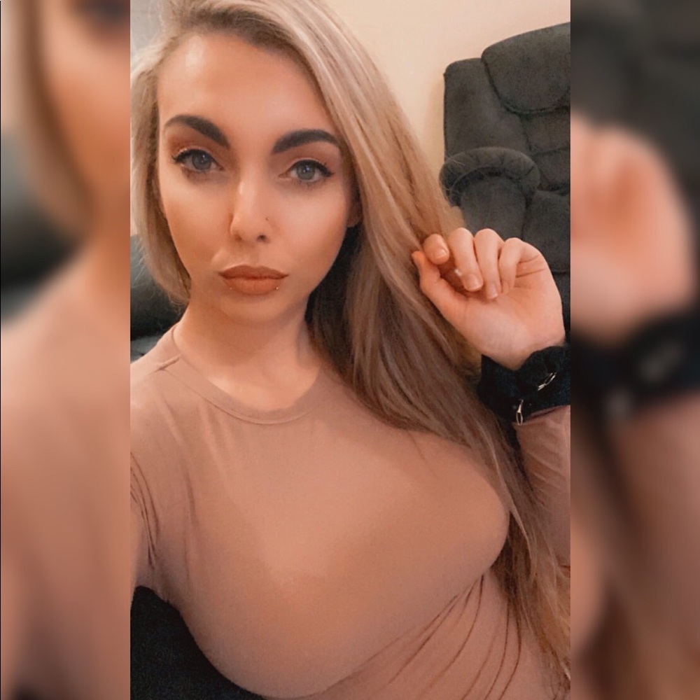 Meet your Posher, Alexis💕